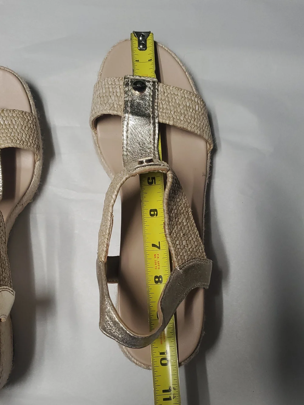 Vionic Calera Espadrille Wedge Sandals Size 9.5 Summer Style Gold Leather Resort